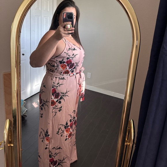 🔥 NWOT | Ladies Floral Jumpsuit - Picture 2 of 9